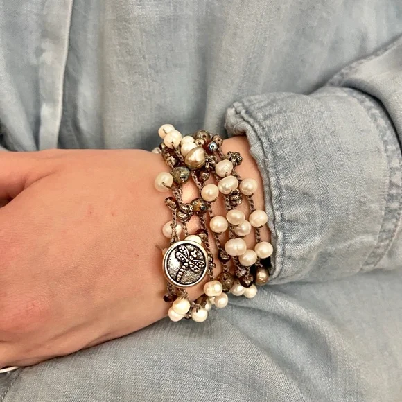 ARTISAN Necklace “Pearly Latte” on Mocha Beige Long Crocheted Wrap - Picture 4 of 12